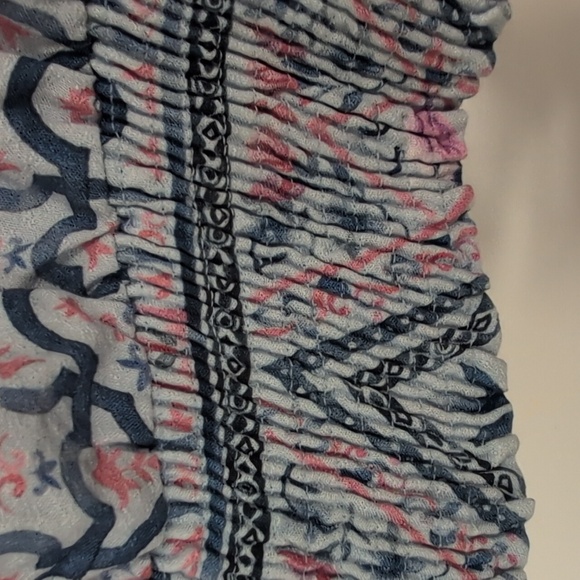 LEZ A LEZ   BOHO CROP TOP WITH SMOCKED HEM SIZE MEDIUM - Picture 5 of 6